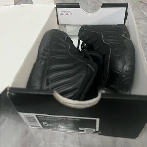 Nike Kids Black Sneakers